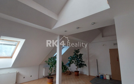 RK4 - NA PREDAJ - 4 izbový mezonet Dulovo námestie, Bratislava