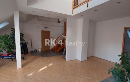 RK4 - NA PREDAJ - 4 izbový mezonet Dulovo námestie, Bratislava