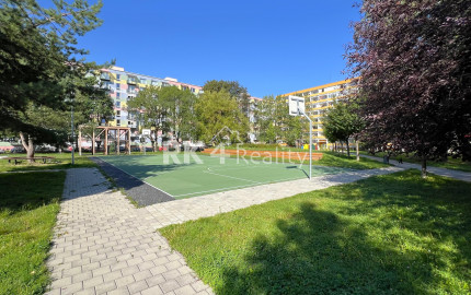 RK4 - PREDANÉ - priestranný 3 izbový byt - skvelá lokalita Vlčince