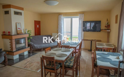 RK4 - NA PREDAJ - Krásny penzión so saunou, športovou halou a tenisovým kurtom.