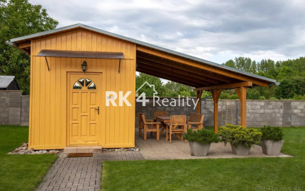 RK4 - NA PREDAJ - Krásny penzión so saunou, športovou halou a tenisovým kurtom.