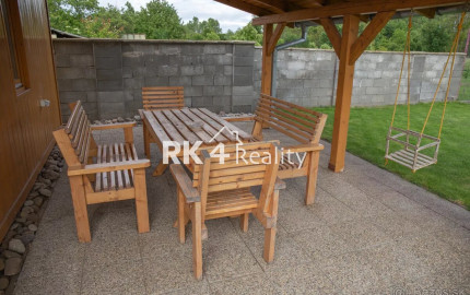 RK4 - NA PREDAJ - Krásny penzión so saunou, športovou halou a tenisovým kurtom.