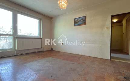 RK4 - NA PREDAJ - priestranný 3 izbový byt mimo mesta