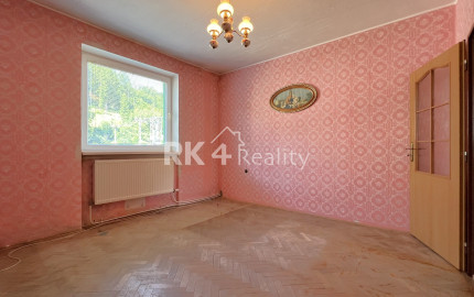 RK4 - NA PREDAJ - priestranný 3 izbový byt mimo mesta
