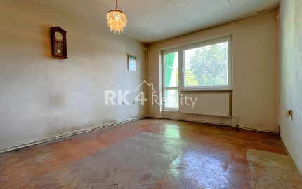 RK4 - NA PREDAJ - priestranný 3 izbový byt mimo mesta