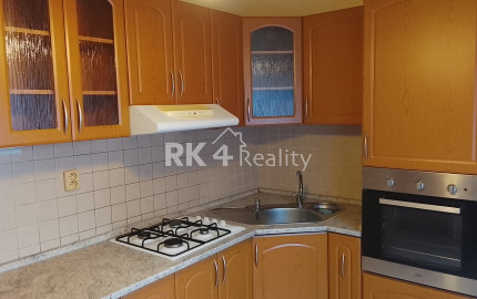 RK4 -  NA PREDAJ -  2-izbový byt  po celkovej rekonštrukcii - Nové Zámky - kúpou voľný.