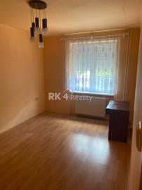 RK4 -  NA PREDAJ -  2-izbový byt  po celkovej rekonštrukcii - Nové Zámky - kúpou voľný.