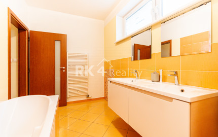 RK4 - NA PREDAJ - priestranný 4 izbový byt - Rezidencia Lesopark