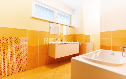 RK4 - NA PREDAJ - priestranný 4 izbový byt - Rezidencia Lesopark