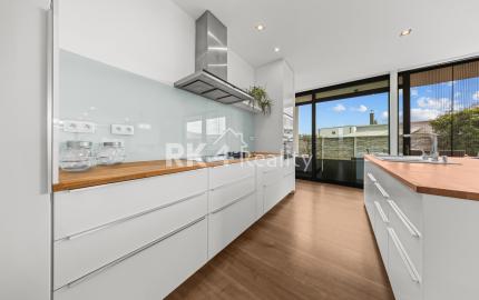 RK4  - Súkromná vila - dvojgaráž, 2 terasy (80 m²), pozemok 887 m² – Čierna Voda