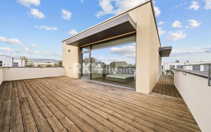 RK4  - Súkromná vila - dvojgaráž, 2 terasy (80 m²), pozemok 887 m² – Čierna Voda