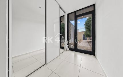 RK4  - Súkromná vila - dvojgaráž, 2 terasy (80 m²), pozemok 887 m² – Čierna Voda
