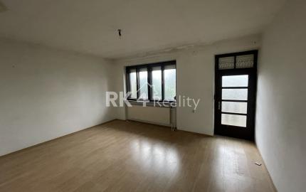 NA PREDAJ - poschodový rodinný dom v Galante.