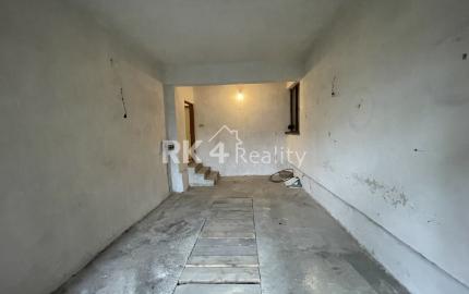 NA PREDAJ - poschodový rodinný dom v Galante.