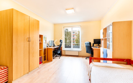 RK4 - NA PREDAJ - priestranný 4 izbový byt - Rezidencia Lesopark