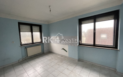 NA PREDAJ - poschodový rodinný dom v Galante.