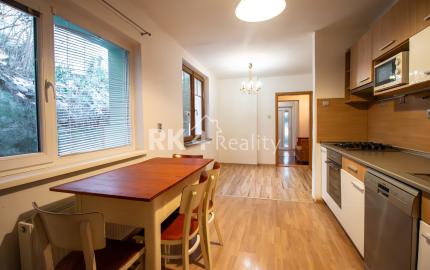 RK4 - NA PREDAJ - 3 izbový byt - Staré Mesto