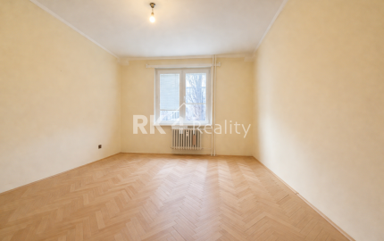 RK4 - Na predaj 3izbový byt pôvodný stav Ružinov  - Štrkovec