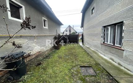 RK4- NA PREDAJ . Rodinný dom s krásnym pozemkom - Kamenný Most