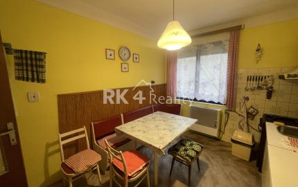 RK4- NA PREDAJ . Rodinný dom s krásnym pozemkom - Kamenný Most