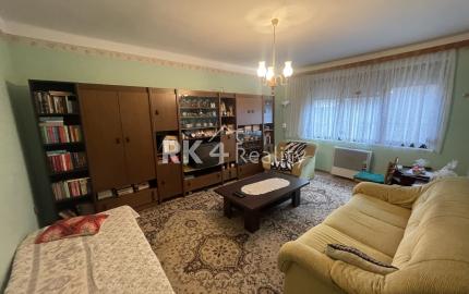 RK4- NA PREDAJ . Rodinný dom s krásnym pozemkom - Kamenný Most