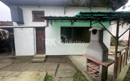 RK4 - NA PREDAJ - Rodinný dom na rekonštrukciu aj na okamžité bývanie  - Iža