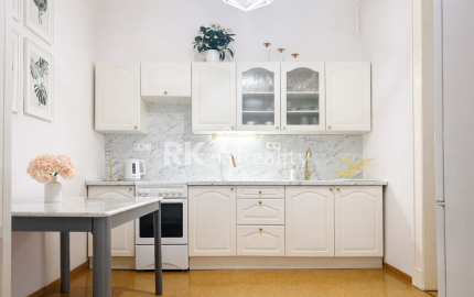 RK4 -  NA PRENÁJOM - Priestranný 2izbový byt BA - Staré Mesto