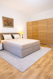 RK4 -  NA PRENÁJOM - Priestranný 2izbový byt BA - Staré Mesto