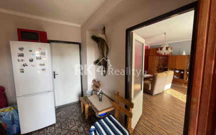 RK4 - NA PREDAJ - Rodinný dom na peknom vyvýšenom kopci vo Veľkých Kostoľanoch