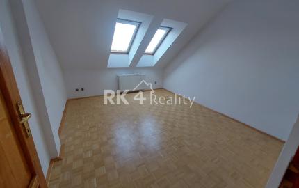 RK4 - NA PREDAJ - 4 izbový mezonet Dulovo námestie, Bratislava