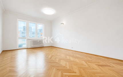 RK4 - PREDAJ - priestranný 2 i. byt / prerobený z 2,5 i. bytu s loggiou