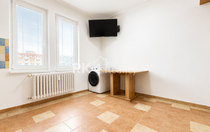 RK4 - PREDAJ - priestranný 2 i. byt / prerobený z 2,5 i. bytu s loggiou