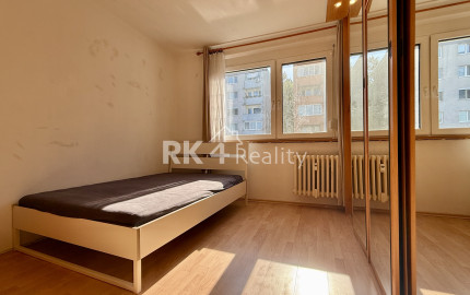 RK4 -REZERVOVANÝ - 3 i. byt - Dúbravka - loggia