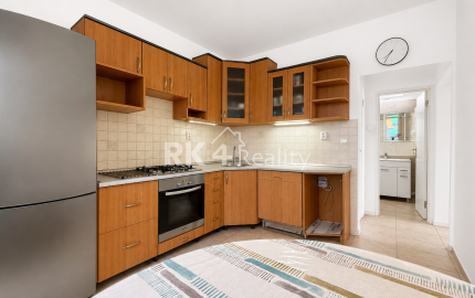 RK4 - PREDAJ - priestranný 3 i. byt - 2 x loggia - Karlová Ves