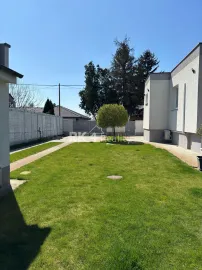 RK4 - NA PREDAJ -  Rodinný dom   /4 izbový/ s  bazénom  v Ľudovítove okr.Nové Zámky