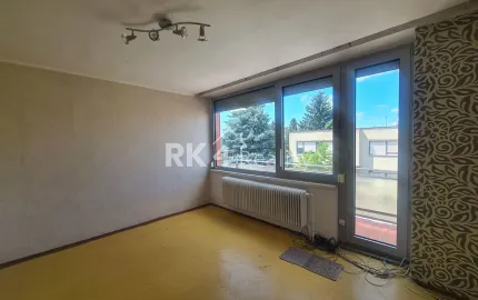 RK4 - NA PREDAJ - Trojpodlažný rodinný dom  /7 izbový/ v Nových Zámkoch