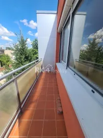 RK4 - NA PREDAJ - Trojpodlažný rodinný dom  /7 izbový/ v Nových Zámkoch