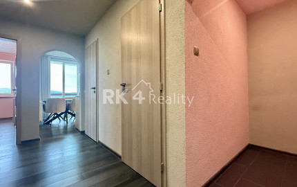 RK4 - PREDAJ - 3 izbový byt-loggia- francúzke okno