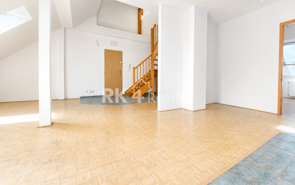 RK4 - PREDAJ -  4 izbový svetlý  byt  137 m² - loggia - Dulovo námestie