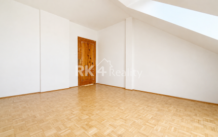 RK4 - PREDAJ -  4 izbový svetlý  byt  137 m² - loggia - Dulovo námestie