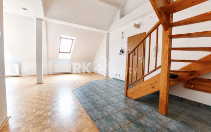 RK4 - PREDAJ -  4 izbový svetlý  byt  137 m² - loggia - Dulovo námestie