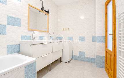 RK4 - PREDAJ -  4 izbový svetlý  byt  137 m² - loggia - Dulovo námestie