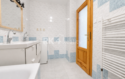 RK4 - PREDAJ -  4 izbový svetlý  byt  137 m² - loggia - Dulovo námestie