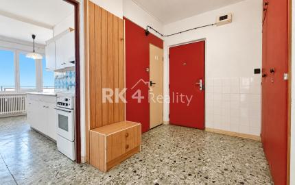 RK4 - PREDAJ - Priestranný 2-izbový byt s balkónom v Žiline – Vlčince, Dobšinského ulica