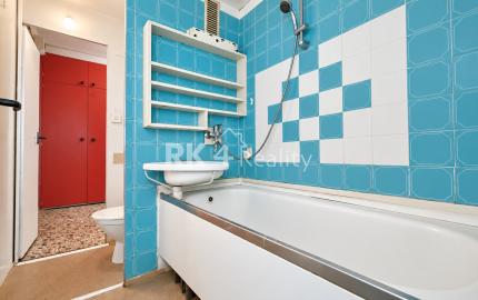 RK4 - PREDAJ - Priestranný 2-izbový byt s balkónom v Žiline – Vlčince, Dobšinského ulica