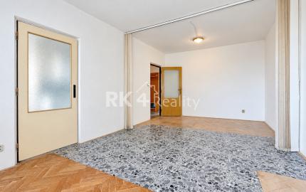 RK4 - PREDAJ - Priestranný 2-izbový byt s balkónom v Žiline – Vlčince, Dobšinského ulica