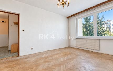 RK4 - PREDAJ - Priestranný 2-izbový byt s balkónom v Žiline – Vlčince, Dobšinského ulica