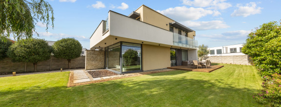 RK4  - Súkromná vila - dvojgaráž, 2 terasy (80 m²), pozemok 887 m² – Čierna Voda