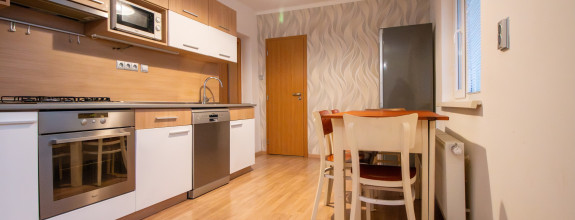 RK4 - NA PREDAJ - 3 izbový byt - Staré Mesto