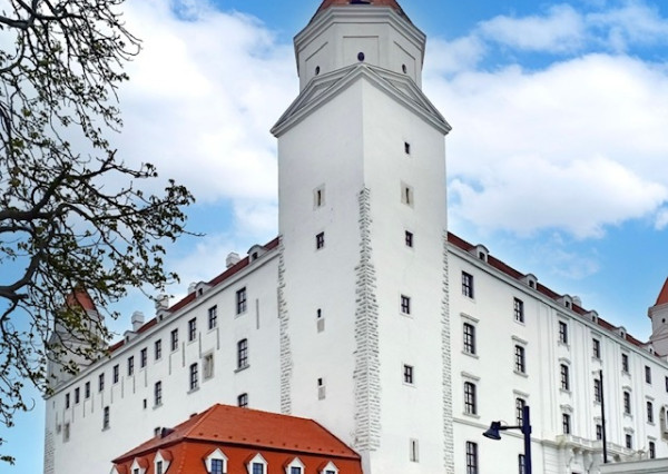 RK4 - NA PRENÁJOM 4 izb. byt Bratislava - Staré Mesto